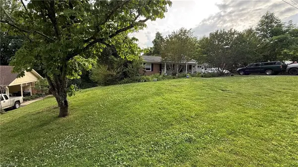 163 Florida Avenue, Mount Airy, NC 27030