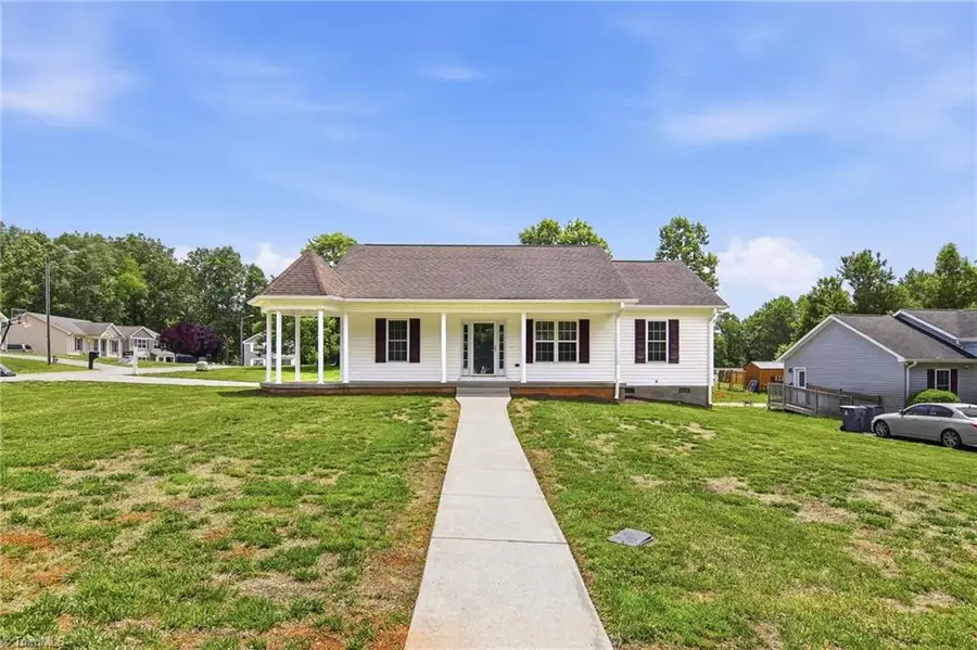 108 Mccleskey Drive, Yadkinville, NC 27055 - #2
