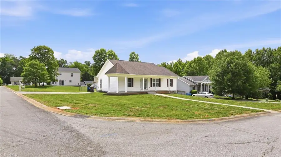 108 Mccleskey Drive, Yadkinville, NC 27055 - #3
