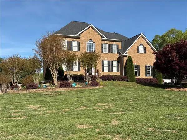 6005 Lomond Drive, Summerfield, NC 27358