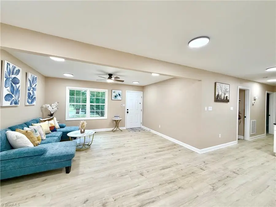 7362 Lansdowne Place, Thomasville, NC 27360 - #3