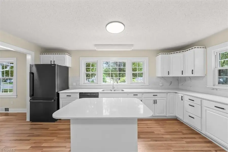 1720 Fisher Ferry Street, Thomasville, NC 27360 - #2