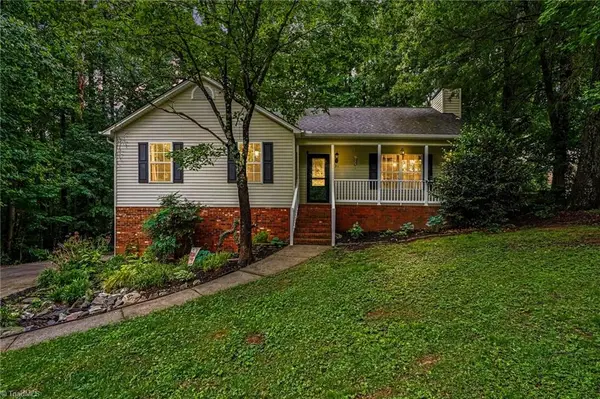 431 Lakecrest Drive, Kernersville, NC 27284
