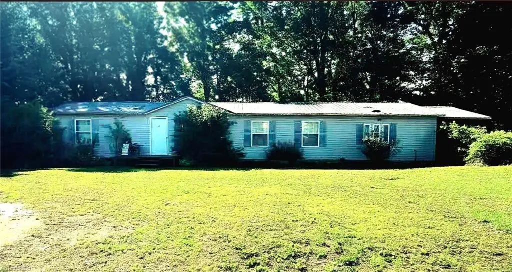 9661 Hampton Road, Lexington, NC 27295 - #1