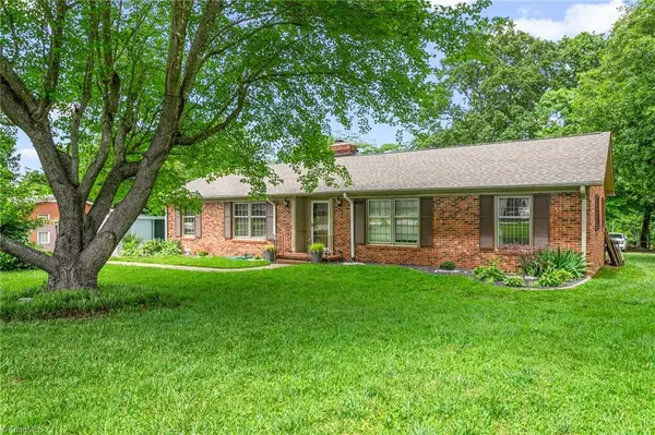3611 Esterwood Road, Greensboro, NC 27405