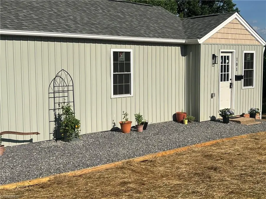 101 Pine Street, Jonesville, NC 28642 - #2
