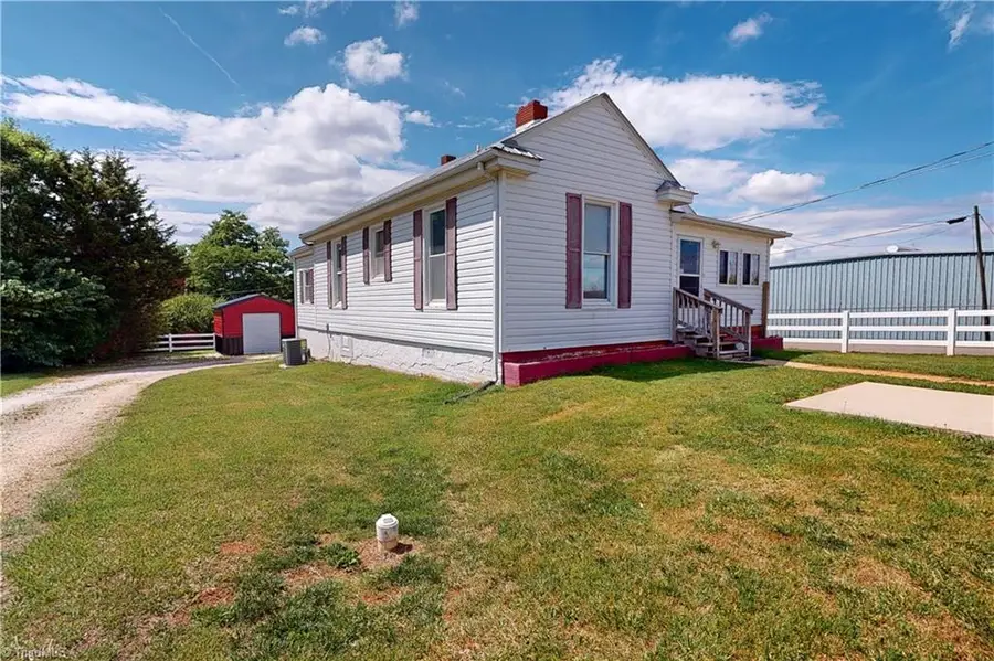 317 W Atkins Street, Dobson, NC 27017 - #2