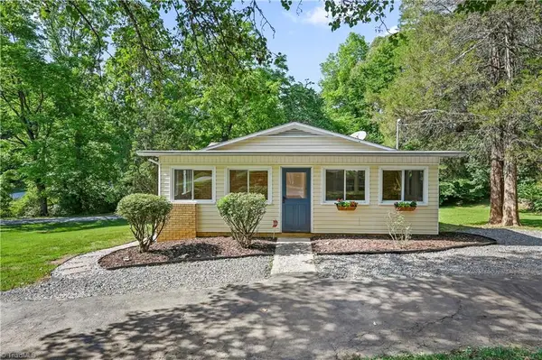 3245 Springside Drive, Clemmons, NC 27012