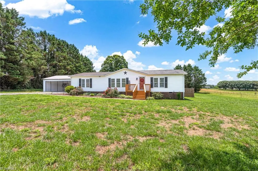 1008 Pine Ridge Drive, Hamptonville, NC 27020 - #1