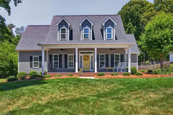 6975 Kenbridge Drive, Clemmons, NC 27012