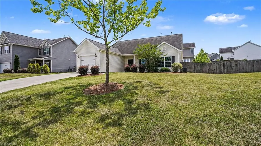 634 Meadowtop Circle, Burlington, NC 27217 - #2