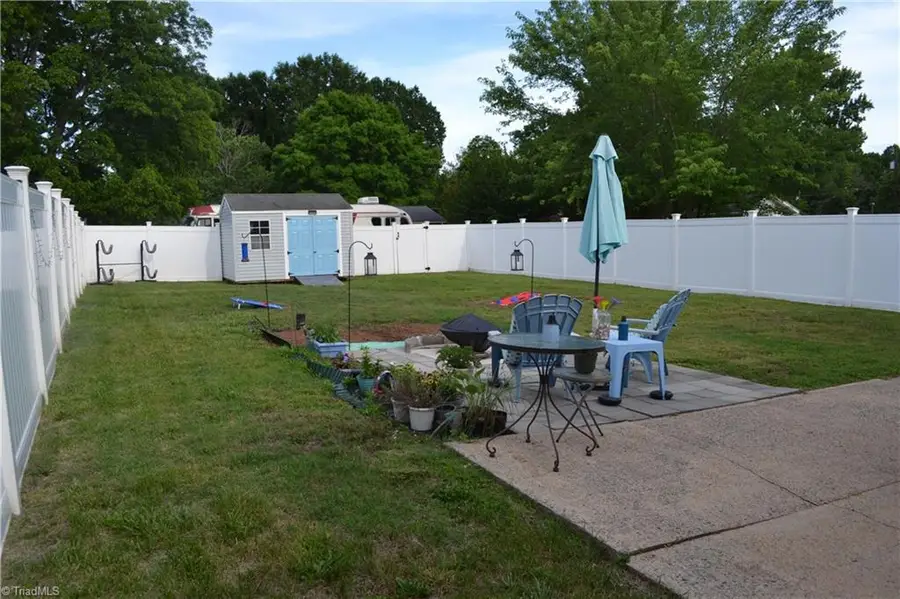 305 N 10th Avenue, Mayodan, NC 27027 - #3