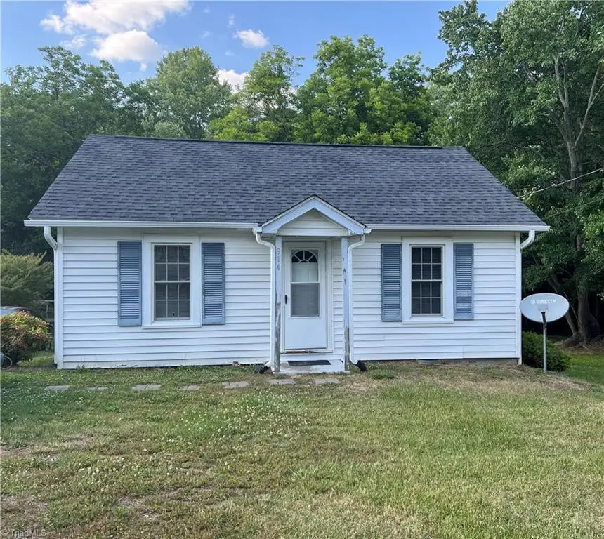 914 Harris Street, Burlington, NC 27217 - #2