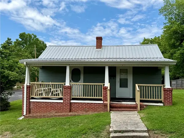 212 S 6th Avenue, Mayodan, NC 27027