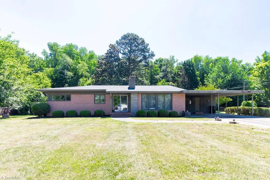 134 Maplewood Avenue, Thomasville, NC 27360 - #1