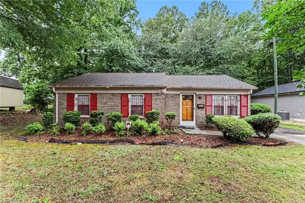 2904 Bainbridge Drive, Winston-Salem, NC 27105