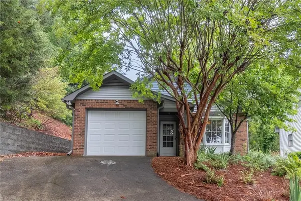 1029 Ridge Cove Court, Winston-Salem, NC 27104