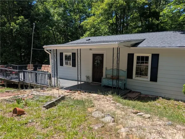 1040 Artists Way Road, Danbury, NC 27016