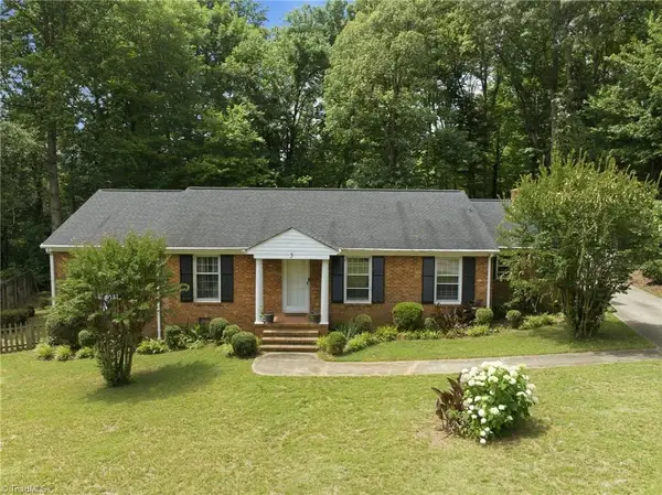 5 Leawood Court, Greensboro, NC 27410