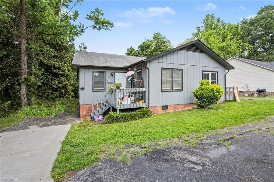 611 & 613 Brookdale Drive, Thomasville, NC 27360 - #3
