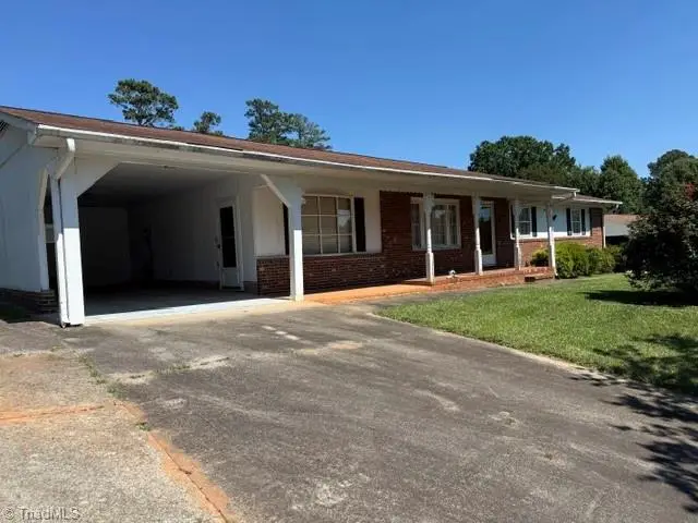 304 Northside Drive, Lexington, NC 27295 - #2