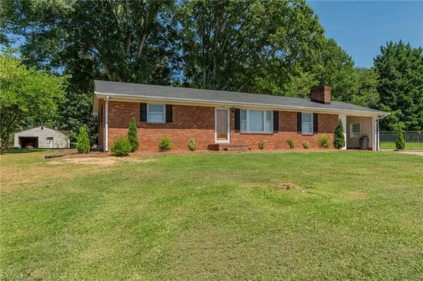 3035 Plantation Road, Winston-Salem, NC 27105