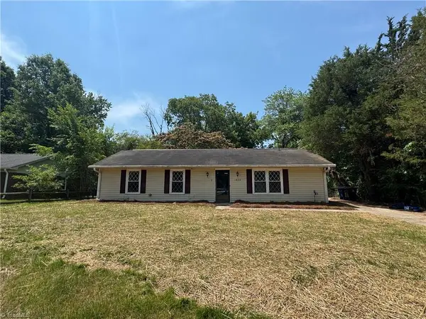 1674 Village Place, Winston-Salem, NC 27127