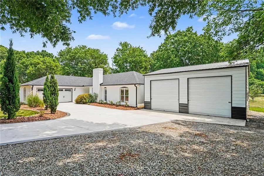 916 Spring Hill Court, Kernersville, NC 27284 - #2