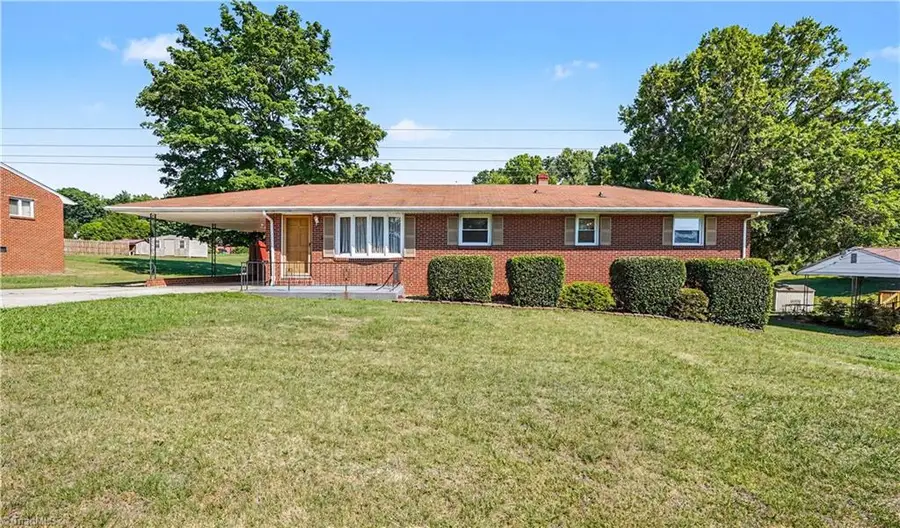 107 Hilltop Road, Thomasville, NC 27360 - #2