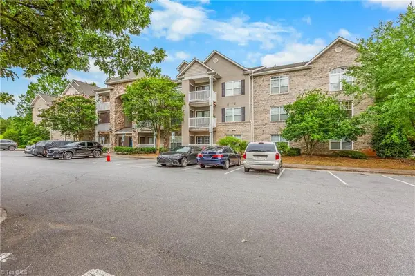 923 Windcastle Lane #305, Winston-Salem, NC 27105