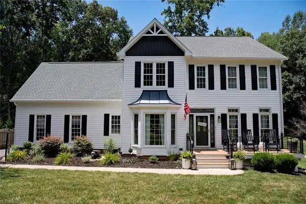 2113 Benwicke Drive, Pfafftown, NC 27040