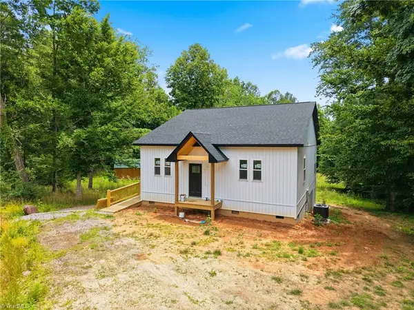 625 Gunters Hill Road, Boomer, NC 28606