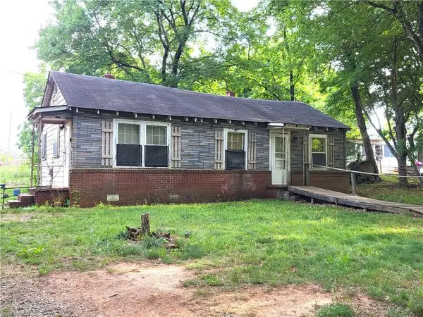 109 S Avondale Road, Lexington, NC 27292