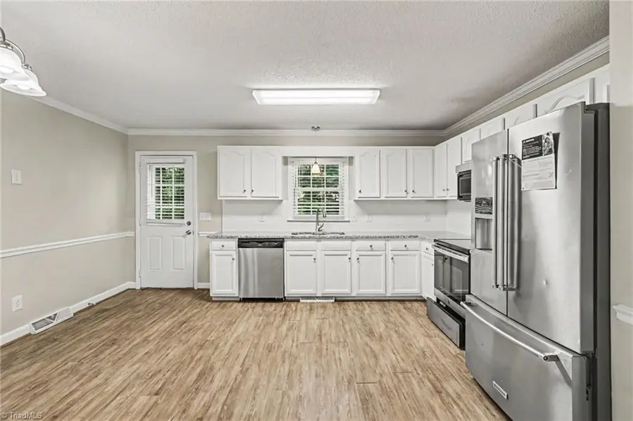 3854 Forest Valley Drive, Winston Salem, NC 27105 - #3