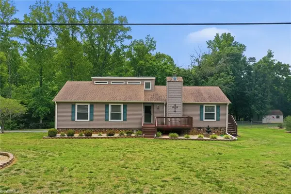 3124 Oakridge Drive, Graham, NC 27253