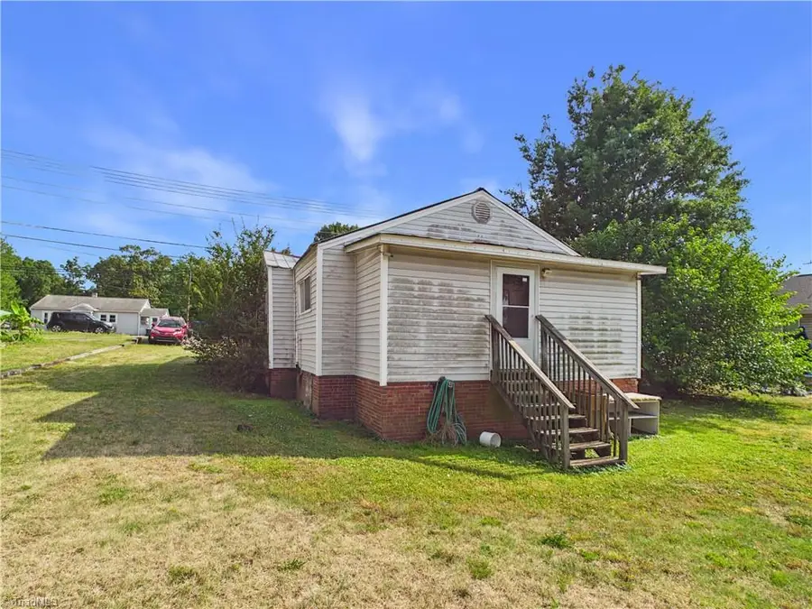 1004 Unity Street, Thomasville, NC 27360 - #2