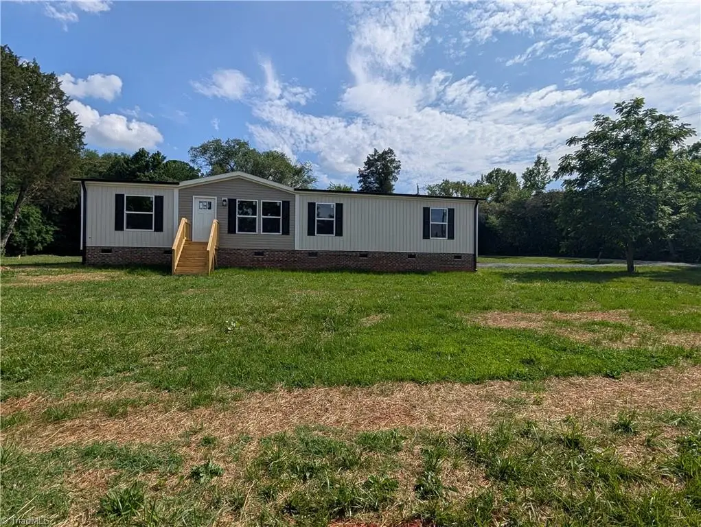 171 Greenwood Street, Lexington, NC 27292 - #1