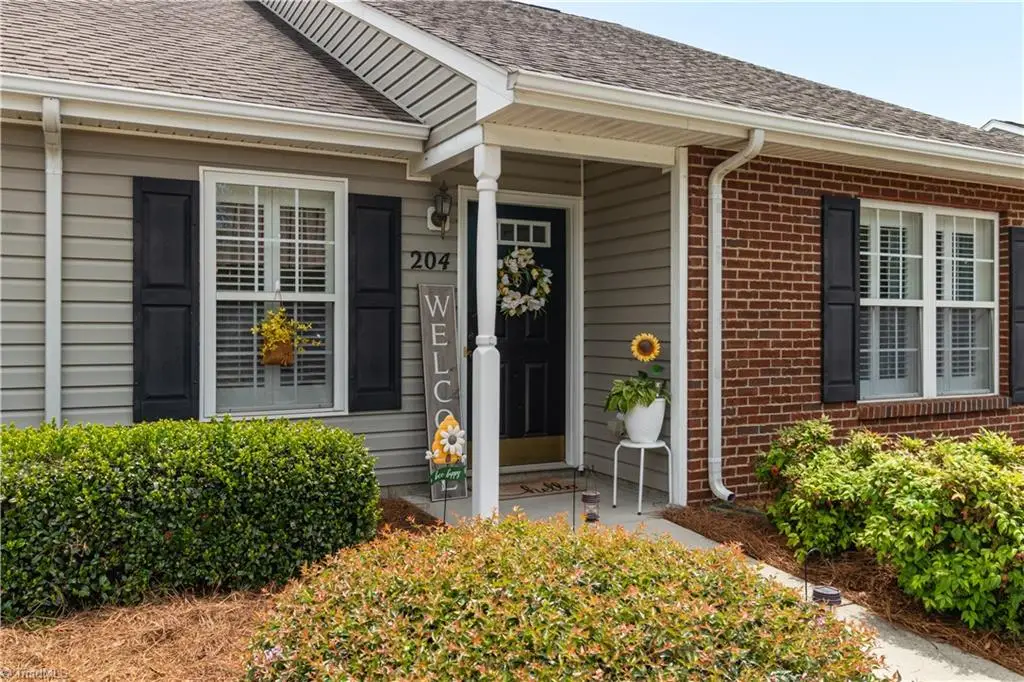 204 Carrington Lane, Thomasville, NC 27360 - #1