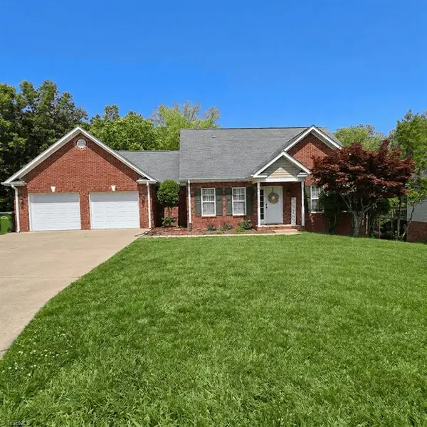 107 Hills Drive N, Mount Airy, NC 27030