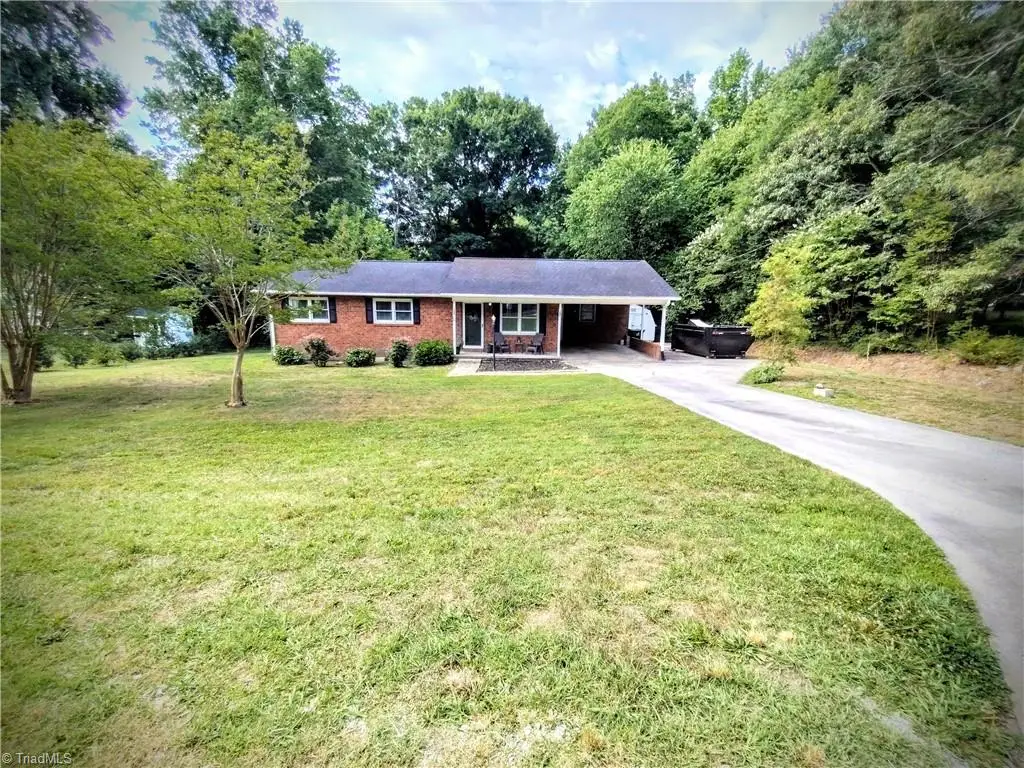 1003 Hillcrest Drive, Thomasville, NC 27360 - #1