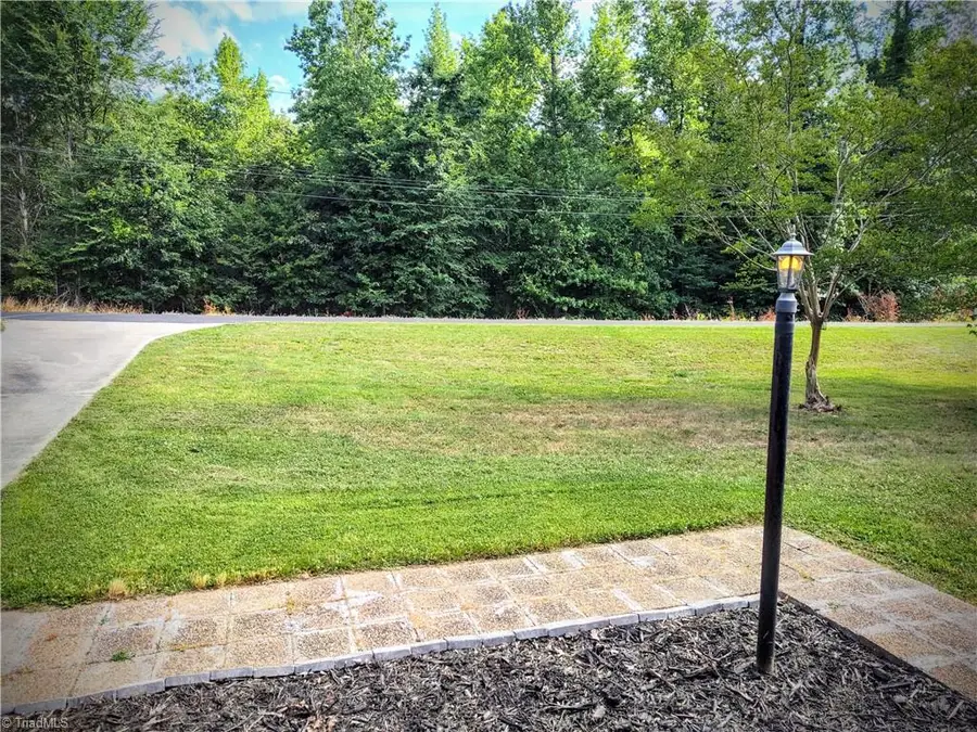 1003 Hillcrest Drive, Thomasville, NC 27360 - #3