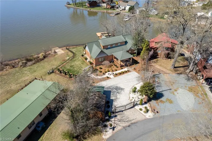 423 N Shore Drive, Lexington, NC 27292 - #2