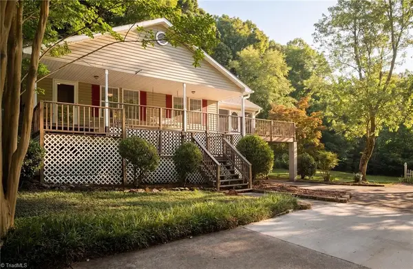 135 Brookhaven Lane, Advance, NC 27006