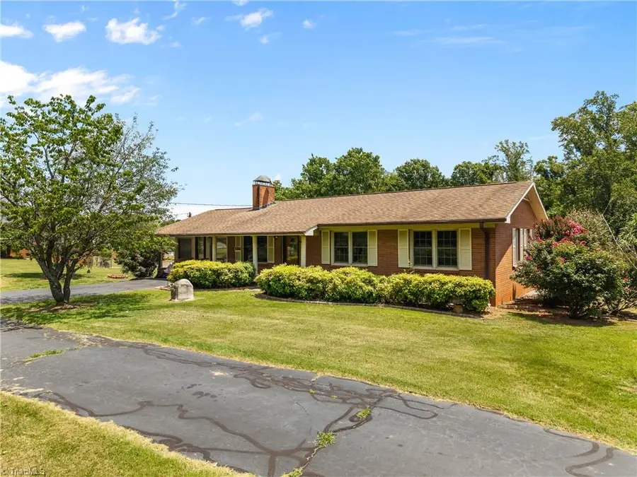3211 Nc Highway 8 S, Walnut Cove, NC 27052 - #2