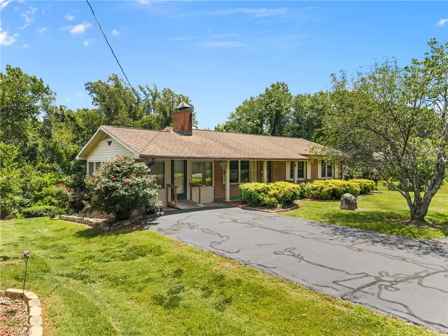 3211 Nc Highway 8 S, Walnut Cove, NC 27052 - #3