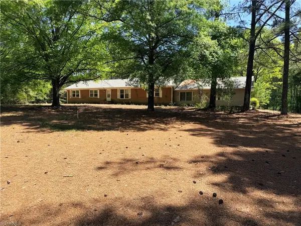 2727 Kivett Drive, Greensboro, NC 27407
