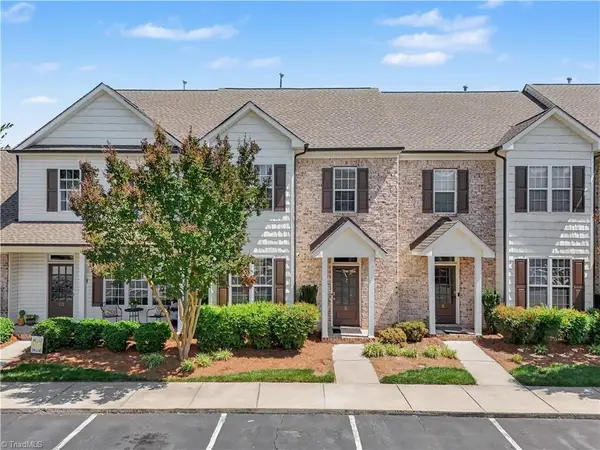 8 Viburnum Lane, Greensboro, NC 27455