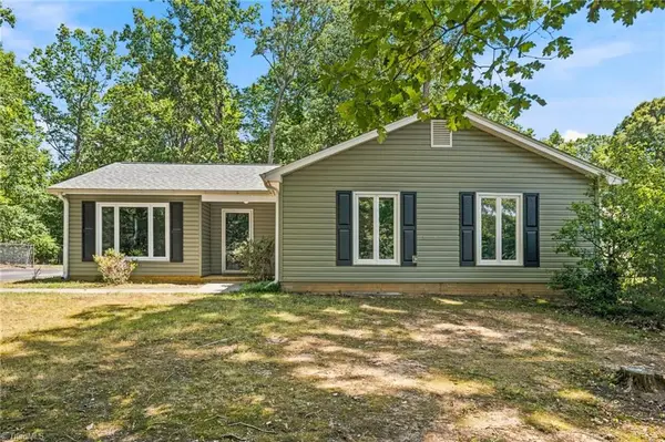 5316 Bracy Ridge Court, Pfafftown, NC 27040