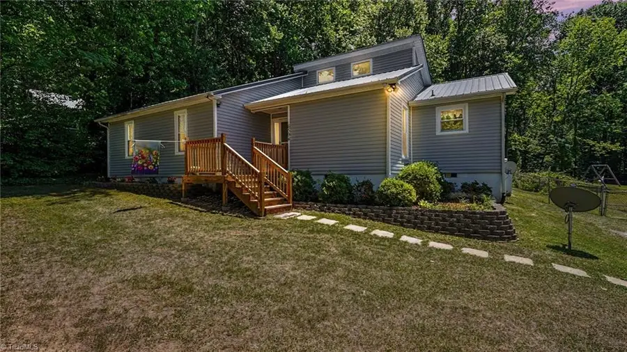 6594 Riverwood Road, Walkertown, NC 27051 - #2