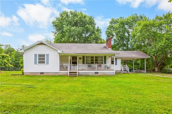 304 Armstrong Road, Pilot Mountain, NC 27041